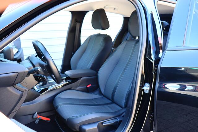 Peugeot 208 1.2 PureTech Blue Lease Allure O.a: Camera, PDC, Carplay, Clima, Navi, Cruise, Etc. All-in prijs!