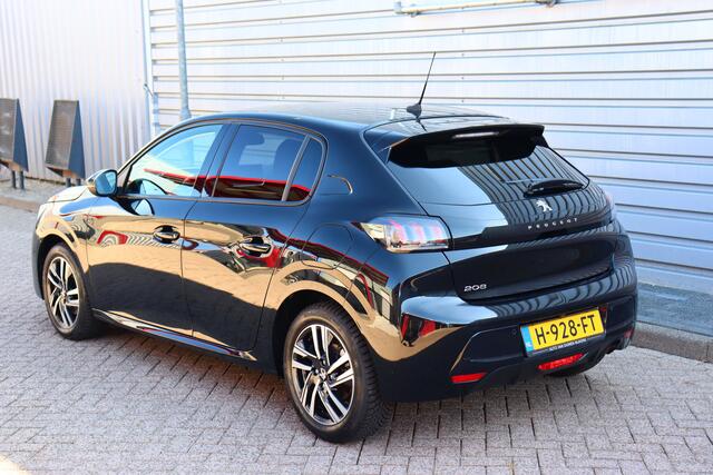 Peugeot 208 1.2 PureTech Blue Lease Allure O.a: Camera, PDC, Carplay, Clima, Navi, Cruise, Etc. All-in prijs!