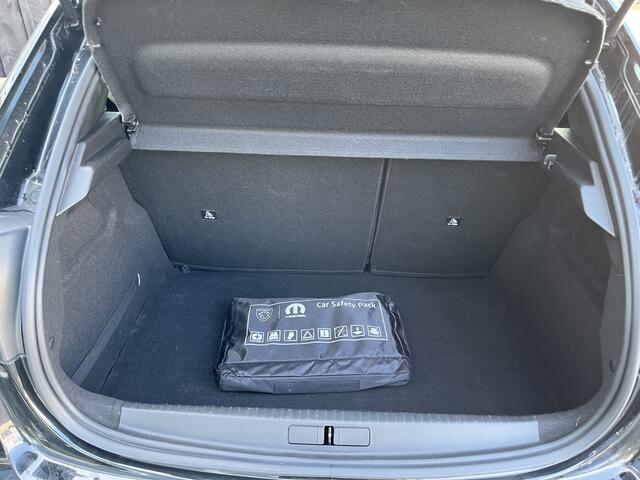 Peugeot 208 1.2 PureTech Active Led / Cruise / Nav