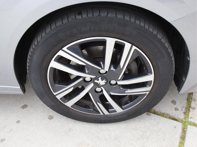 Peugeot 208 1.2T PureTech Allure Pack FULL LED, Half Leder, Camera-Carplay Prijspakker!