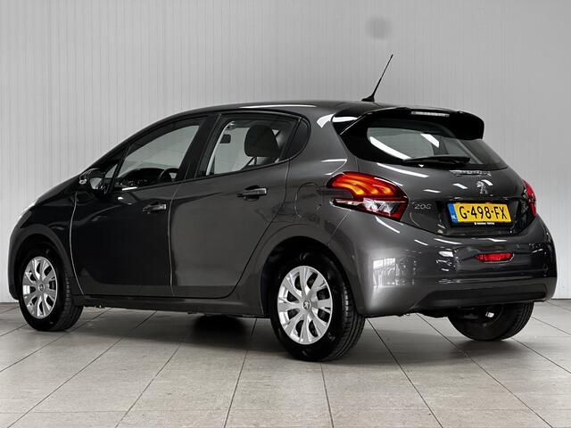 Peugeot 208 1.2 PureTech Active/ D-Riem verv: 93.000 KM!/ Apple + Android/ DAB+/ Navi/ Airco/ Cruise/ Elek. pakket/ Isofix/ Bluetooth/ Multi. Stuur/ Mistl./ PDC/ Dakspoiler/ LED Dagrijverl.