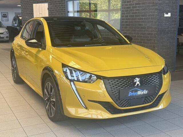 Peugeot 208 1.2 PureTech GT-Line | Carplay | Cruise & Climate control | PDC | Interesse in een bezichtiging of proefrit, bel of app met 06-24282842 / 06-42130156