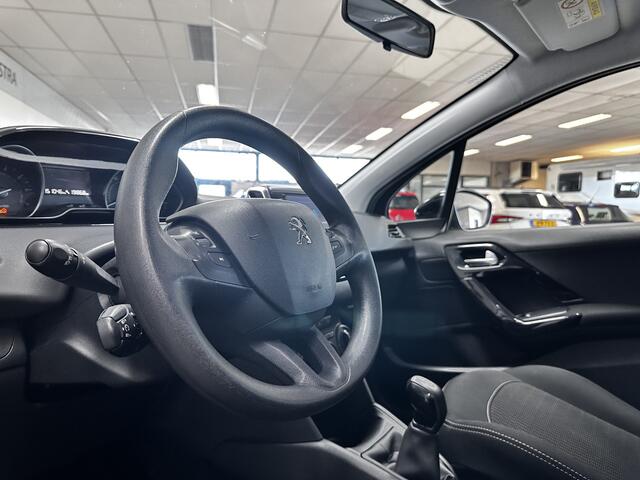 Peugeot 208 1.2 PureTech Active/ 5-Drs/ Navi/ Apple + android/ DAB+/ Airco/ Cruise/ Elek. pakket/ Isofix/ Bluetooth/ Multi. Stuur/ Mistl./ LED Dagrijverl.