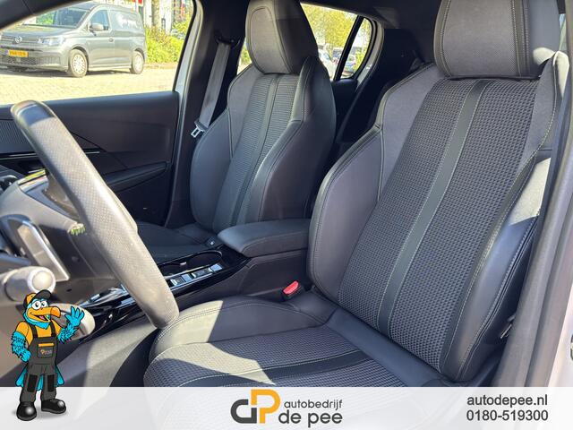 Peugeot 208 1.2 PureTech GT-LINE Allure Pack GARANTIE/GT-LINE/CRUISE/CLIMA/CARPLAY/TREKHAAK/CAMERA/LICHTMETAAL/KEYLESS rijklaarprijs!