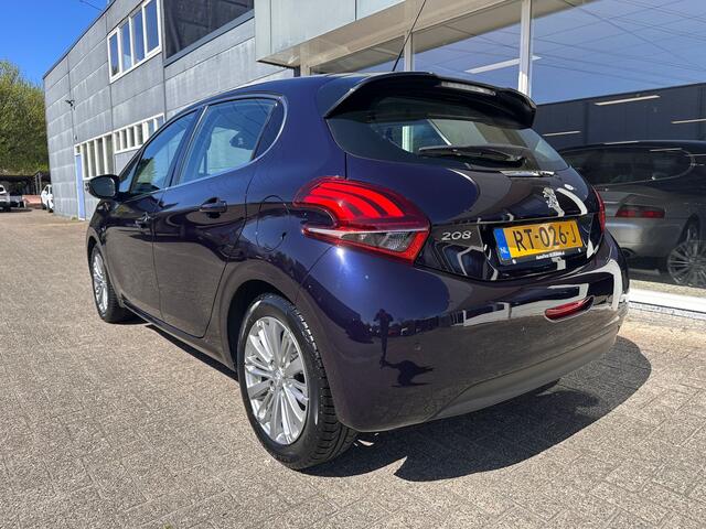 Peugeot 208 1.2 PureTech Blue Lease Executive Navi LM velgen Carplay ECC