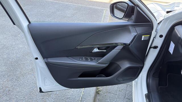 Peugeot 208 1.2 PureTech Allure Pack automaat - eerste eigenaar