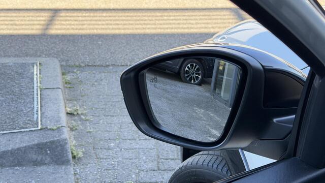 Peugeot 208 1.2 PureTech Allure Pack automaat - eerste eigenaar