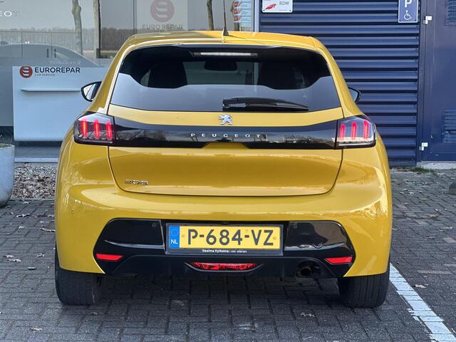 Peugeot 208 1.2 PureTech 100pk Allure | Automaat | Parkeercamera/-sensoren | Navigatie | Cruise Control | Climate Control | Full LED | Apple Carplay/Android Auto | DAB | Lichtmetalen velgen |