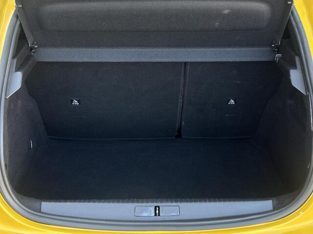 Peugeot 208 1.2 PureTech 100pk Allure | Automaat | Parkeercamera/-sensoren | Navigatie | Cruise Control | Climate Control | Full LED | Apple Carplay/Android Auto | DAB | Lichtmetalen velgen |