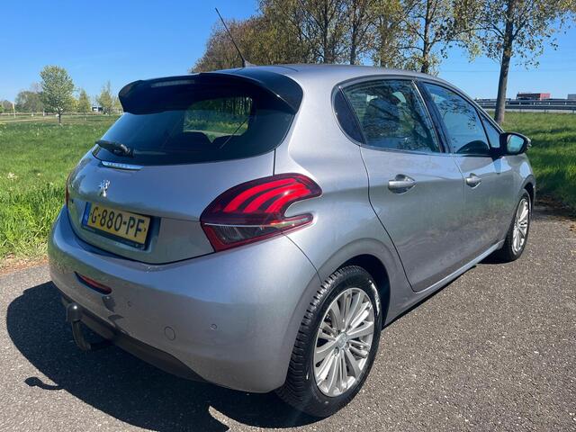 Peugeot 208 1.2 PureTech Blue Lease Allure