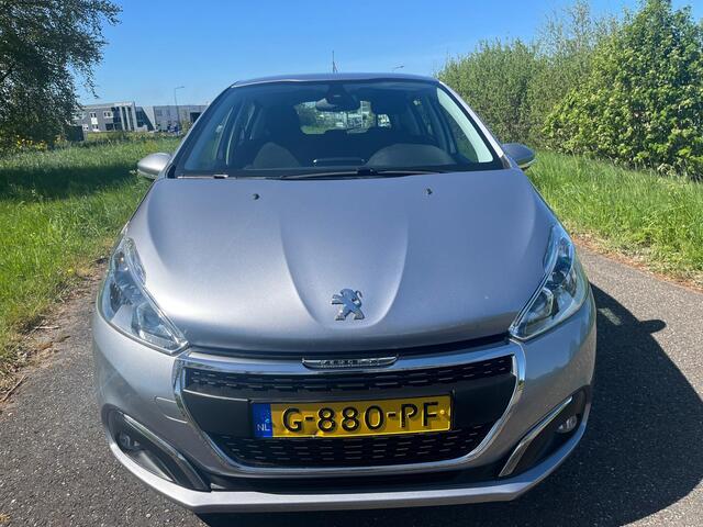 Peugeot 208 1.2 PureTech Blue Lease Allure