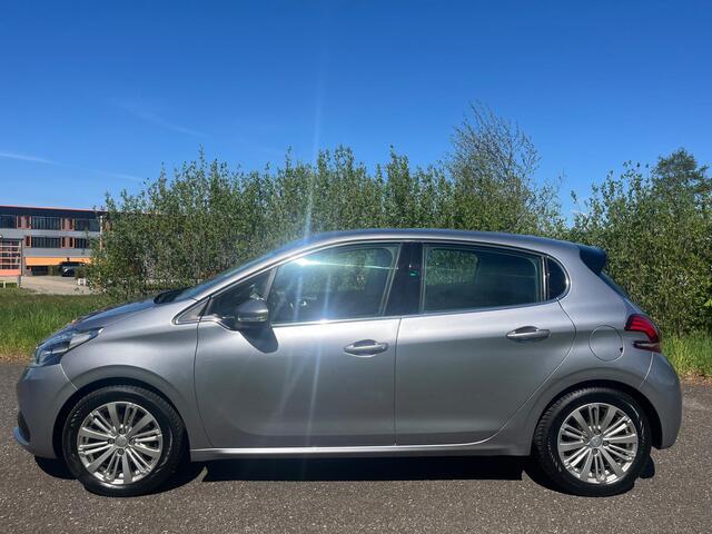 Peugeot 208 1.2 PureTech Blue Lease Allure