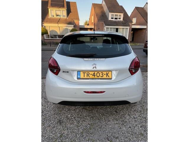 Peugeot 208 1.2 PureT. Signature