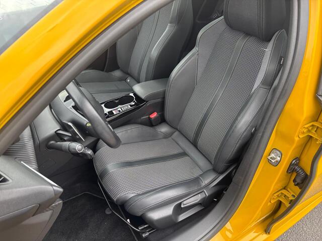 Peugeot 208 GT 1.2 Turbo 130pk EAT8 | 3D i-COCKPIT® | PANODAK | TWO-TONE! | 180° CAMERA | APPLE CARPLAY / ANDROID AUTO |
