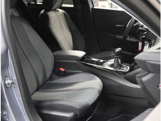 Peugeot 208 1.2 100PK Allure | 1ste eigenaar | AppleCarplay/AndroidAuto | FULL LED | Lederen Stuurwiel | Climate Control | Cruise Control | 16" LMV | Isofix | Privacy Glass | Parkeersensoren |