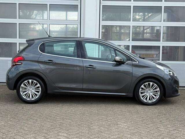 Peugeot 208 1.6 BlueHDI 101PK Executive Navi Cruise Pdc NW APK!