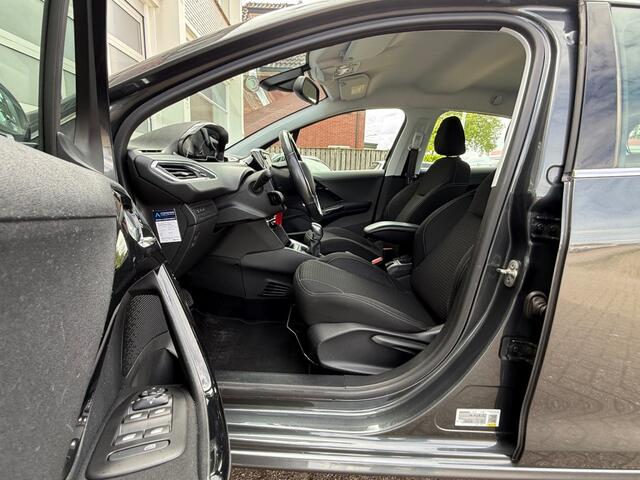 Peugeot 208 1.6 BlueHDI 101PK Executive Navi Cruise Pdc NW APK!