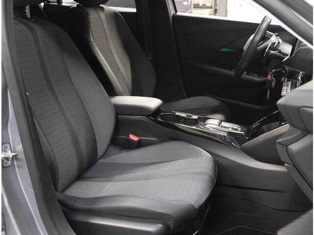 Peugeot 208 100PK Allure | 1ste eigenaar | Parkeersensoren | AppleCarPlay/AndroidAuto | Climate Control | Cruise Control | LED lampen | 16" LMV | AUTOMAAT | Isofix | Privacy Glass |