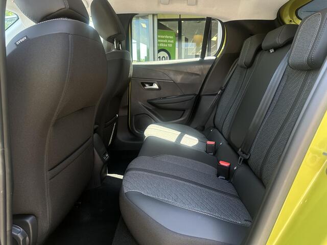 Peugeot 208 1.2 Hybrid 110 e-DCS6 Allure | Climate Control | Navigatie | Full LED | DAB | Parkeercamera/-sensoren | Apple Carplay/Android Auto | Dode hoekdetectie | Lichtmetalen velgen |