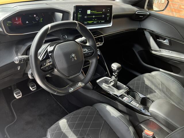 Peugeot 208 PureTech 100 GT | Panoramadak | Keyless | Adaptive Cruise Control | Stoelverwarming |