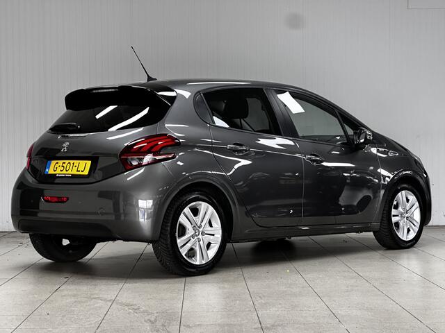 Peugeot 208 1.2 PureTech Signature/ Airco!/ Navi/ Bluetooth/Multi.LEDER.Stuur/ Elek.Pakket/ Isofix/ PDC achter/ Metallic Lak.