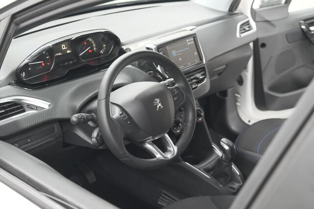 Peugeot 208 PureTech 82 Signature | Parkeersensoren | Apple Carplay | Navigatie