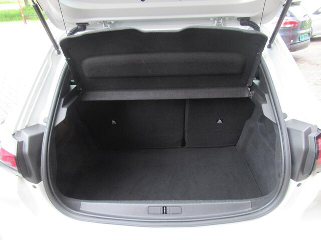 Peugeot 208 1.2 PureTech 100pk Active | Airco | Android Auto | Parkeersensoren | Incl. BOVAG Garantie | Bluetooth | DAB Radio |