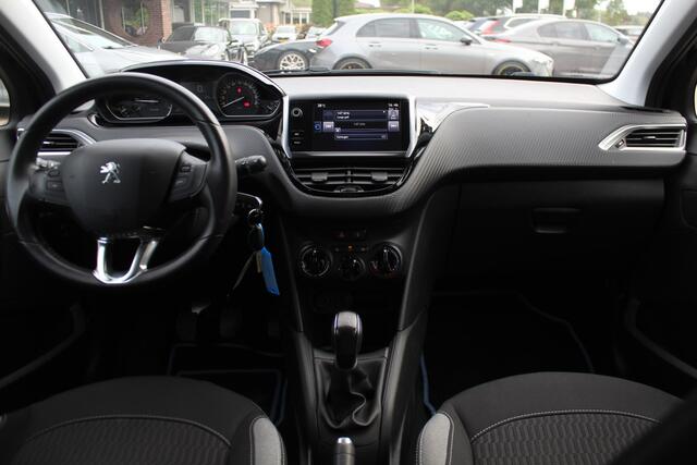 Peugeot 208 1.2 PureTech Blue Lease Executive / DISTR.RIEM VV / Navigatie / Parkeerhulp achter / 16'' / CarPlay / Cruise Control