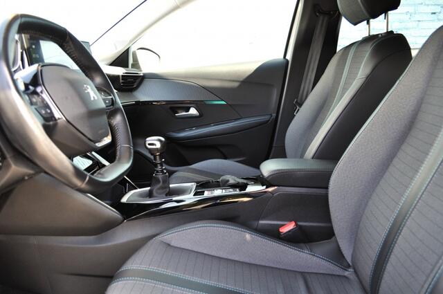 Peugeot 208 1.2 Allure 74Kw nav pdc v+a+cam