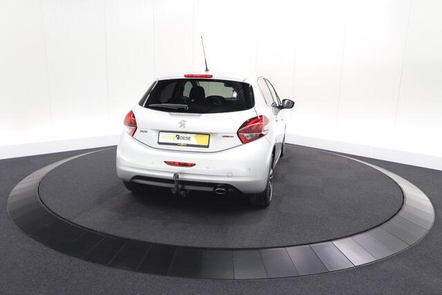 Peugeot 208 PureTech 110 EAT6 GT-line | Trekhaak | Apple Carplay | Climate Control | Parkeersensoren