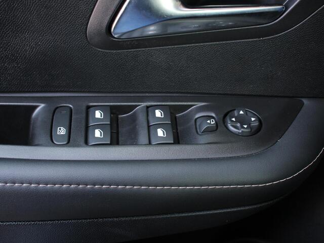 Peugeot 208 1.2 Hybrid 100PK Automaat Allure | Navigatie | Apple Carplay/Android Auto Airco Camera Parkeer sensoren Cruise Control Led Lichtmetalen Velgen