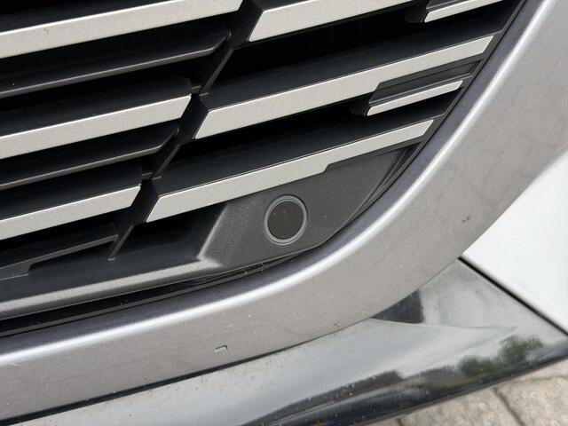 Peugeot 208 GT 1.2 PureTech 100PK Navigatie, Camera Voor & Achter, Keyless, Parkeersensoren, Apple Carplay, Android Auto