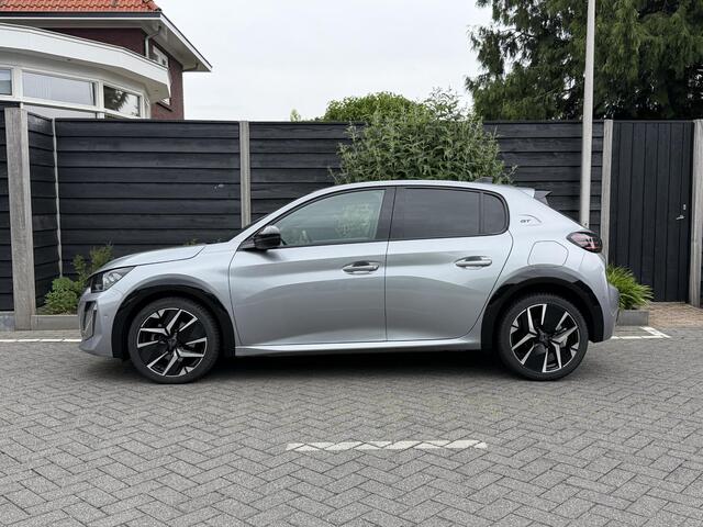 Peugeot 208 GT 1.2 PureTech 100PK Navigatie, Camera Voor & Achter, Keyless, Parkeersensoren, Apple Carplay, Android Auto