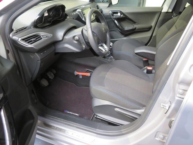 Peugeot 208 1.2 PureT. Signature