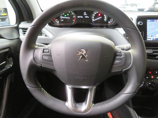 Peugeot 208 1.2 PureT. Signature