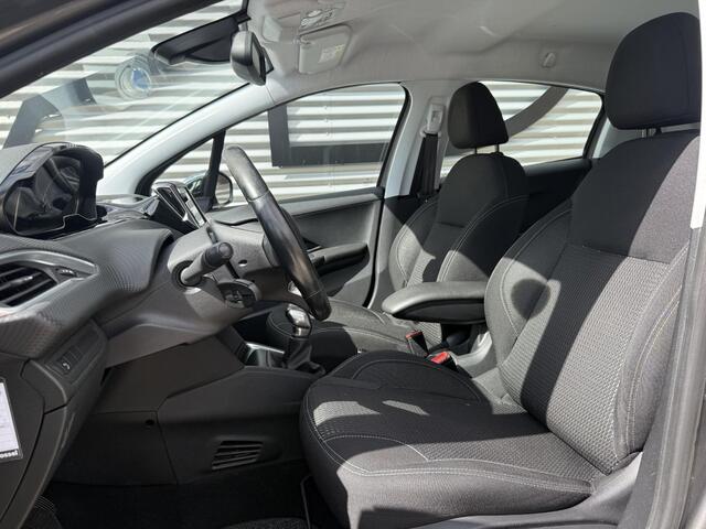 Peugeot 208 1.2 PureTech Blue Lease Executive 2e Eigenaar|Navi|Carplay|D-riem vv in 2025|Trekhaak|PDC|Clima|N.A.P|APK tot 02-2027