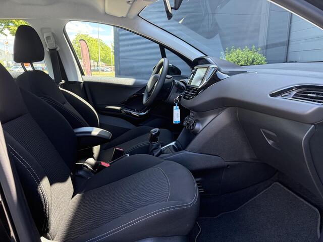 Peugeot 208 1.2 PureTech Blue Lion 2e Eigenaar,Apple Carplay/Android Auto,D-riem vv in 2023,Dealer Onderhouden,Navi,Airco,Cruise,5 Deurs,N.A.P,Apk tot 05-2027