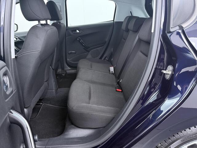 Peugeot 208 1.2 PureTech Blue Lease Active - Navigatie - Cruise Control - Lichtmetalen Velgen