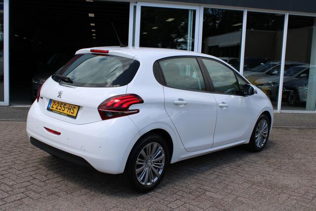Peugeot 208 1.2 PureTech Allure//Navi//Ecc//5drs!!