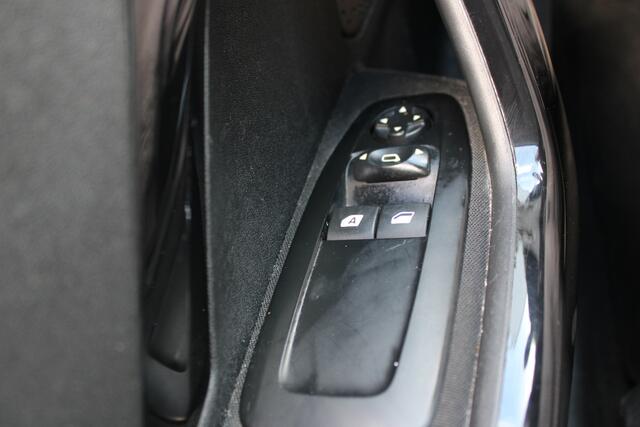 Peugeot 208 1.2 PureTech Allure//Navi//Ecc//5drs!!