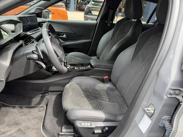 Peugeot 208 Hybrid 145 PK Automaat GT | Alcantara Stoelen met Verwarming en Massage | Full LED Verlichting | Navigatie via Telefoon | Camera | Parkeersensoren | Cruise Control | Keyless Entry | Dakspoiler | DAB+ Radio | Digitaal Dashboard | Apple Carplay Draadloos |