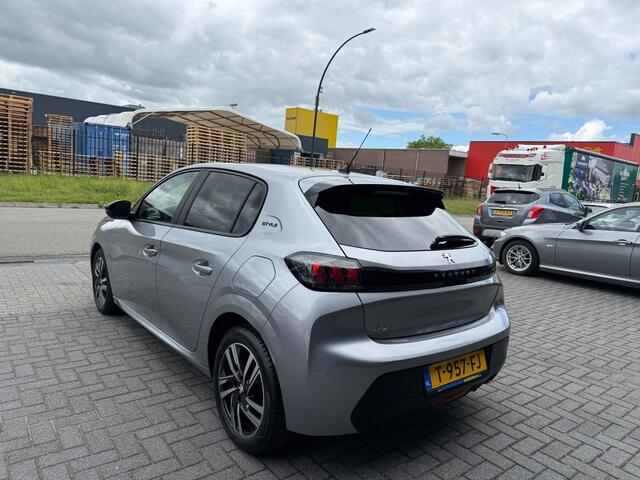 Peugeot 208 75PK Style | 1E EIGENAAR | 12MND GARANTIE | LED | CARPLAY | NAVI | CRUISE | CLIMA | LMV |