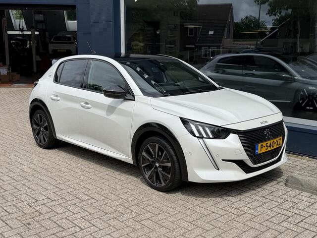 Peugeot 208 1.2 Turbo 130 PK Automaat GT Pack | Alcantara Bekleding | Full LED Koplampen | Dode Hoekbewaking | Full Map Navigatie | Keyless Entry | Achteruitrij Camera | Panoramadak | Zwart dak |