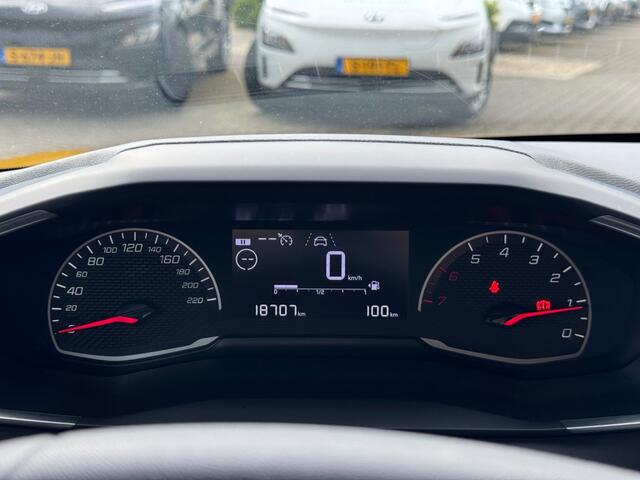 Peugeot 208 1.2 Puretech Like - slechts 18.000 km !!