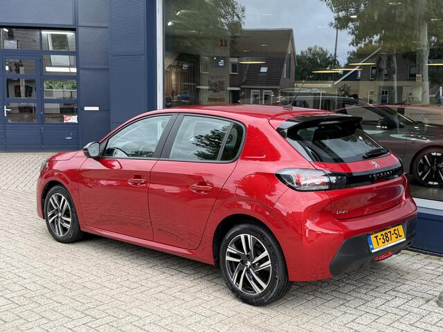 Peugeot 208 1.2 Turbo 100PK Active Pack | 6-Bak | Navigatie via Telefoon | Stoelverwarming | Lichtmetalen Velgen | 1e Eigenaarsauto met slechts 15000 KM | Airconditioning | Cruise Control | Parkeersensoren | Elektrisch Pakket | Multimediascherm | Multifunctioneel Stu