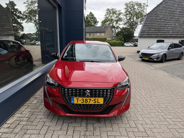 Peugeot 208 1.2 Turbo 100PK Active Pack | 6-Bak | Navigatie via Telefoon | Stoelverwarming | Lichtmetalen Velgen | 1e Eigenaarsauto met slechts 15000 KM | Airconditioning | Cruise Control | Parkeersensoren | Elektrisch Pakket | Multimediascherm | Multifunctioneel Stu