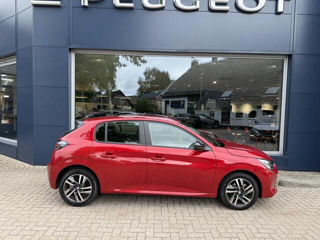 Peugeot 208 1.2 Turbo 100PK Active Pack | 6-Bak | Navigatie via Telefoon | Stoelverwarming | Lichtmetalen Velgen | 1e Eigenaarsauto met slechts 15000 KM | Airconditioning | Cruise Control | Parkeersensoren | Elektrisch Pakket | Multimediascherm | Multifunctioneel Stu