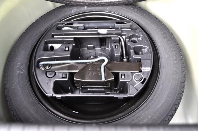 Peugeot 208 Hybrid GT cam v+a adcrc zwart dak