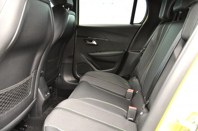 Peugeot 208 Hybrid GT cam v+a adcrc zwart dak