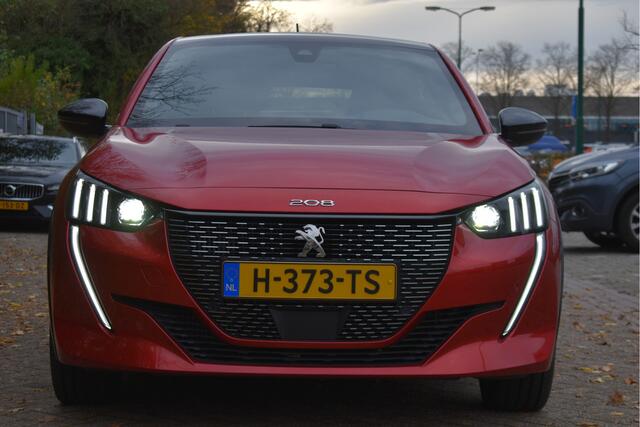 Peugeot 208 1.2 PureTech GT-Line 131 pk Pack Connect | Pano.dak | Camera | Stoelverwarming | Caplary | DAB | LM-Velgen | Full LED